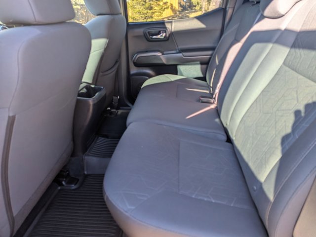 Used 2017 Toyota Tacoma TRD Off-Road image 18