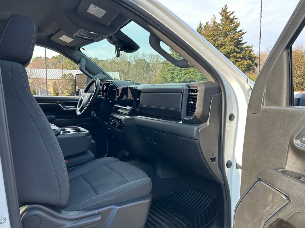 Used 2024 Chevrolet Silverado 3500 LT image 40