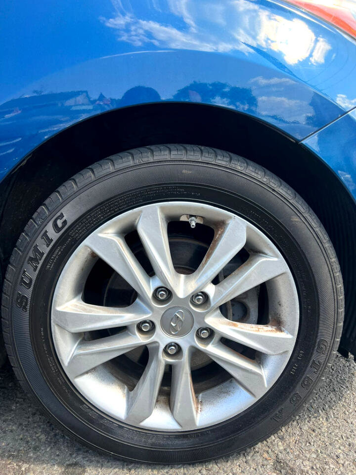 Used 2014 Hyundai Elantra GT image 16