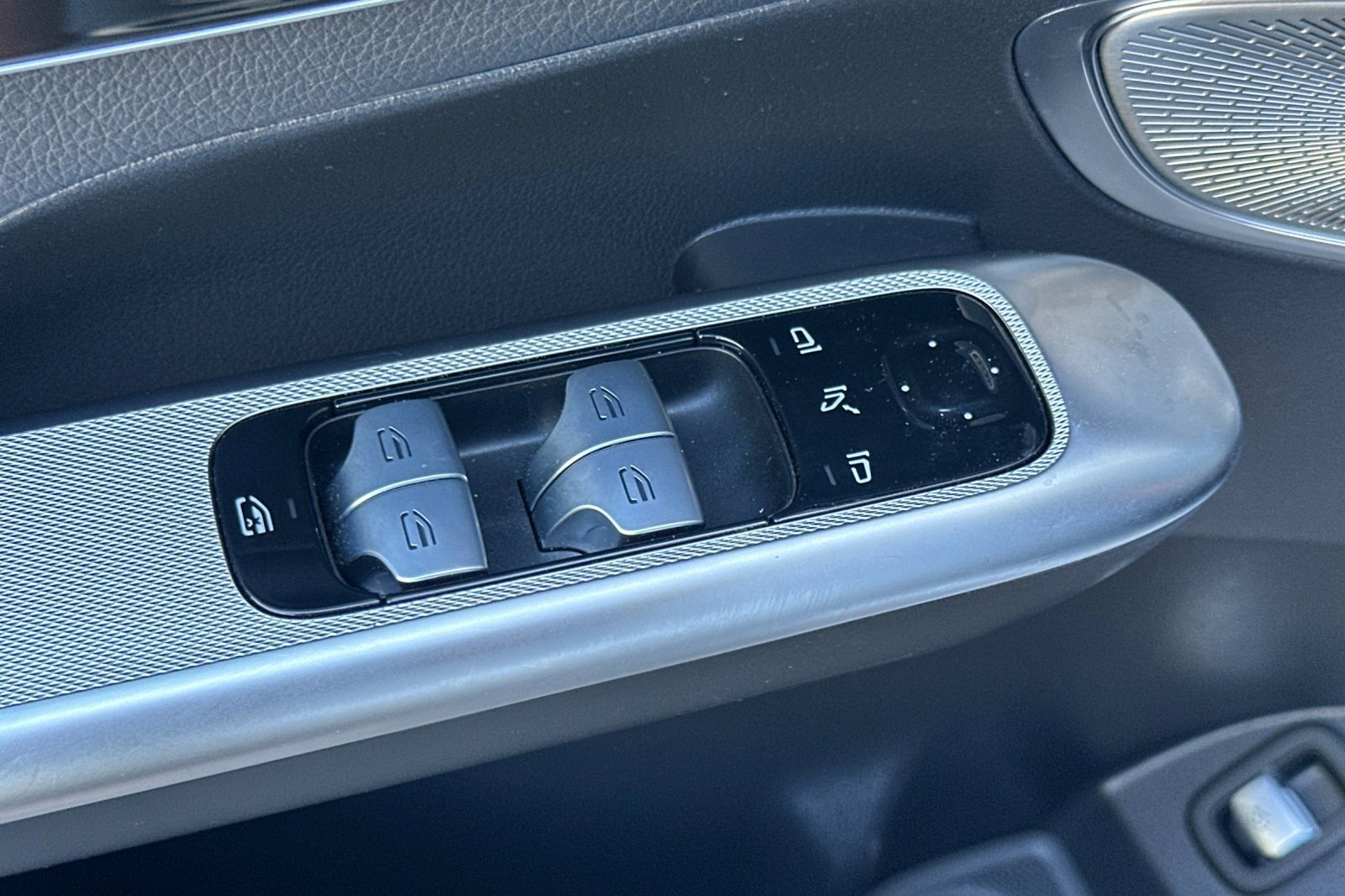 Used 2024 Mercedes-Benz GLC 300 image 13