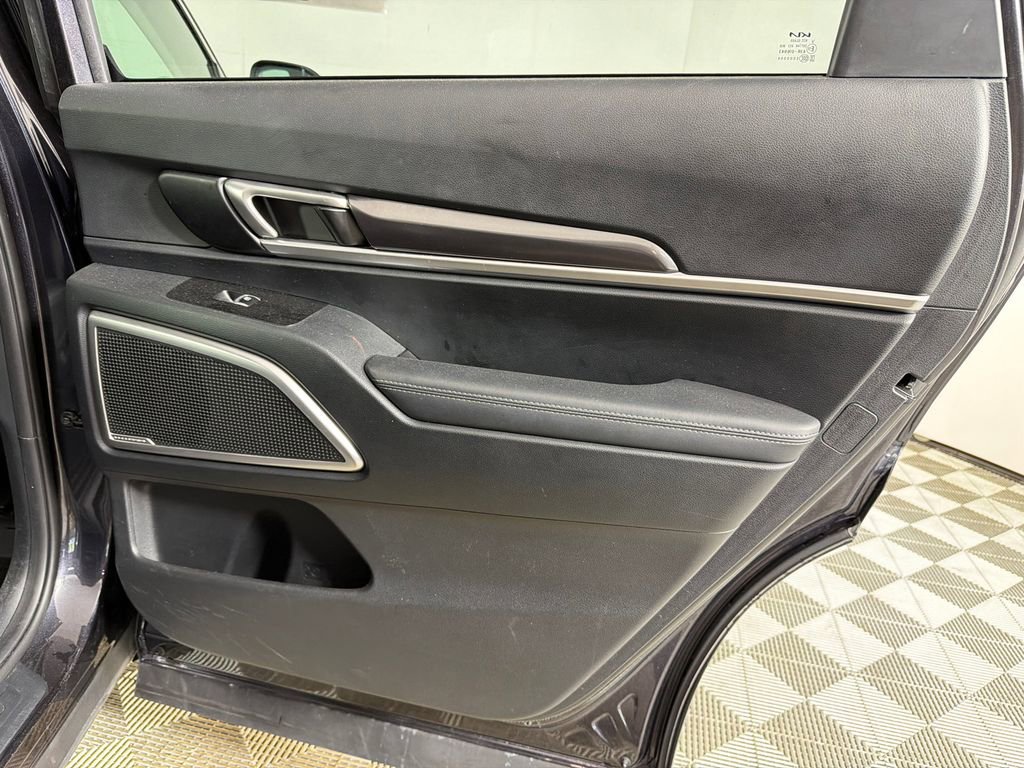 Used 2025 Kia Telluride S FWD image 18