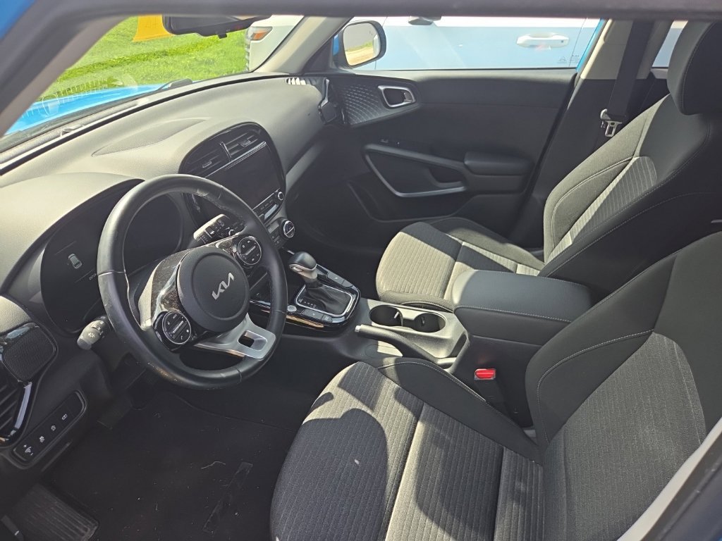 Used 2023 Kia Soul EX FWD image 5