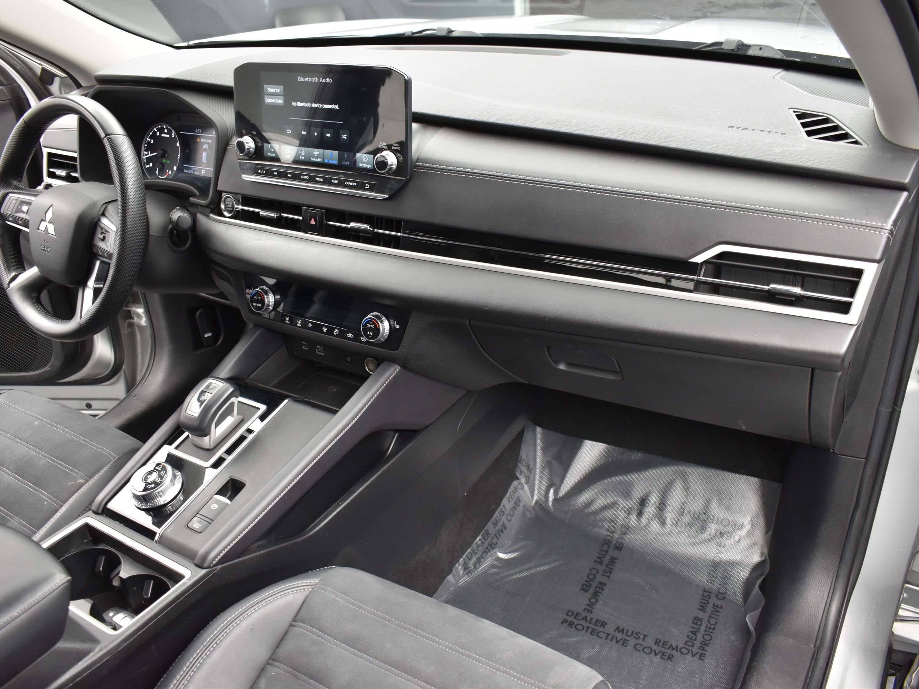 Used 2022 Mitsubishi Outlander SE image 7