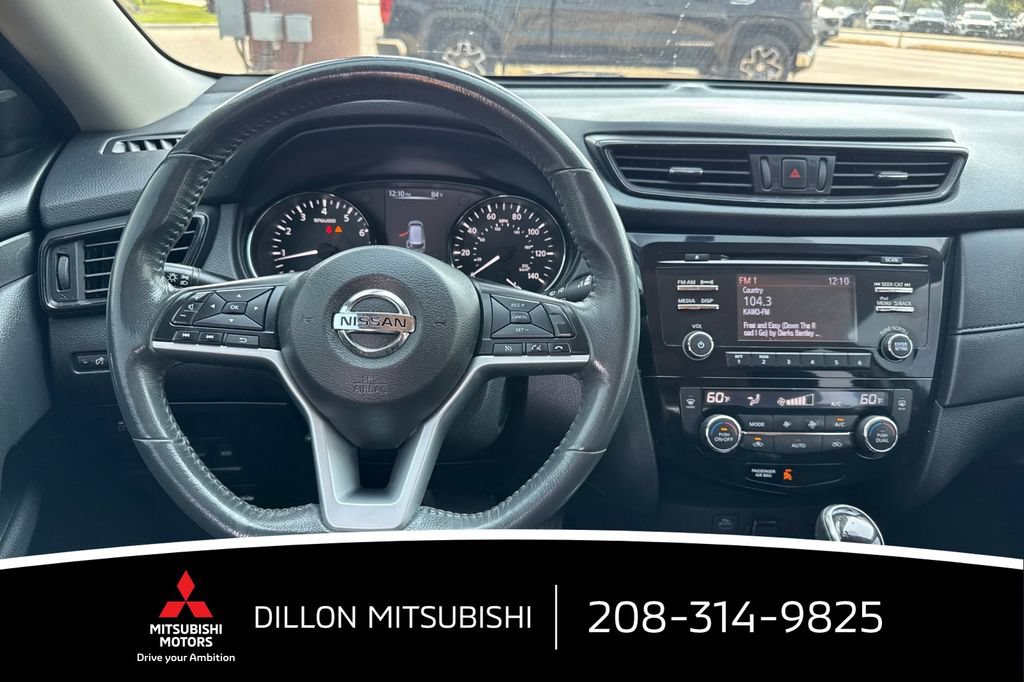 Used 2017 Nissan Rogue SV AWD/4WD image 14