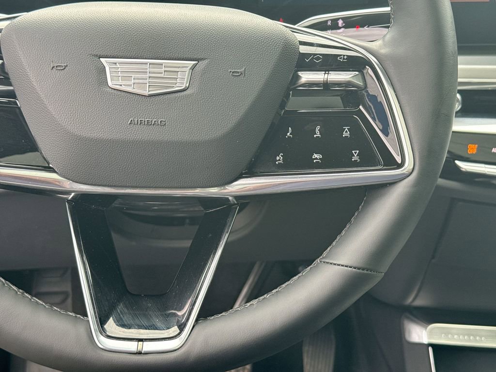 Used 2025 Cadillac Lyriq Sport AWD/4WD image 18
