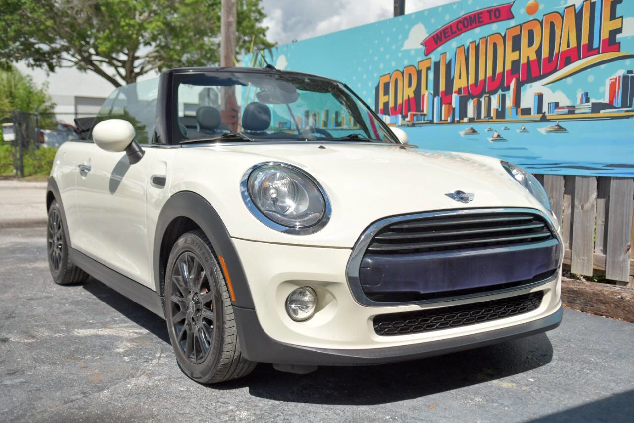 Used 2018 MINI Cooper Cooper 2dr Convertible image 32