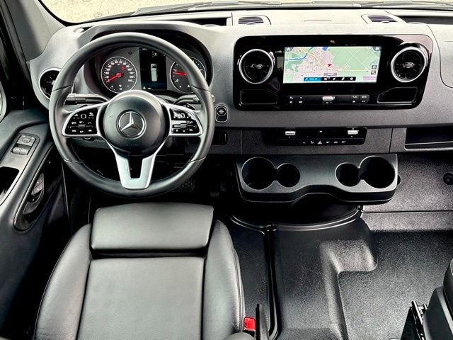 Used 2024 Mercedes-Benz Sprinter 3500 image 30