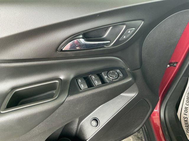 Used 2018 Chevrolet Equinox LT image 16