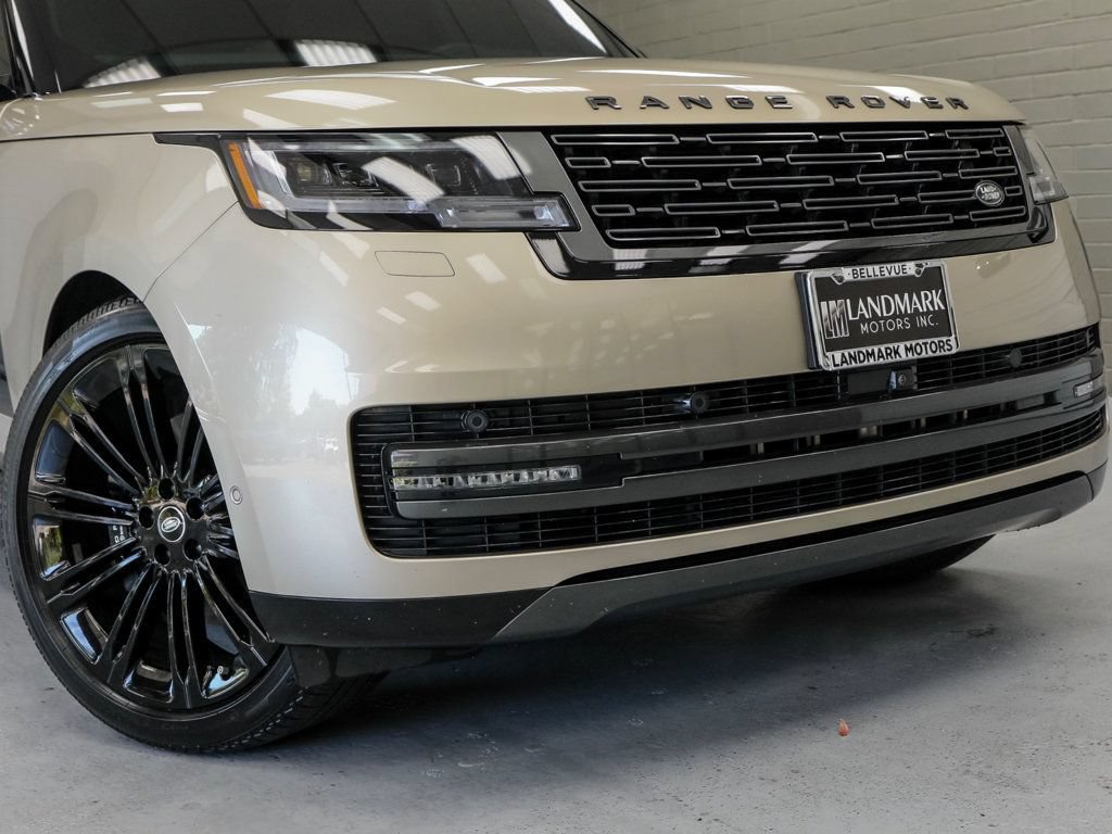 Used 2025 Land Rover Range Rover SE AWD/4WD image 7