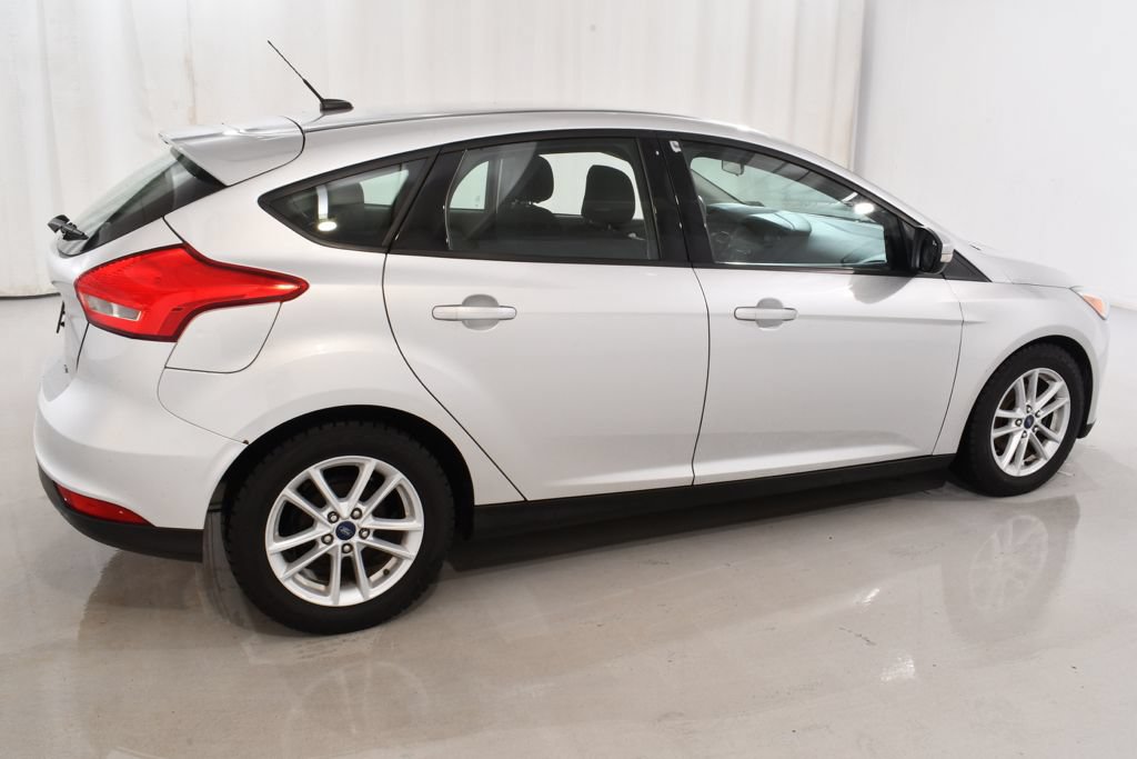 Used 2018 Ford Focus SE w/ Cold Weather Package FWD image 11