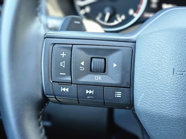 Used 2025 Nissan Rogue SV FWD image 17