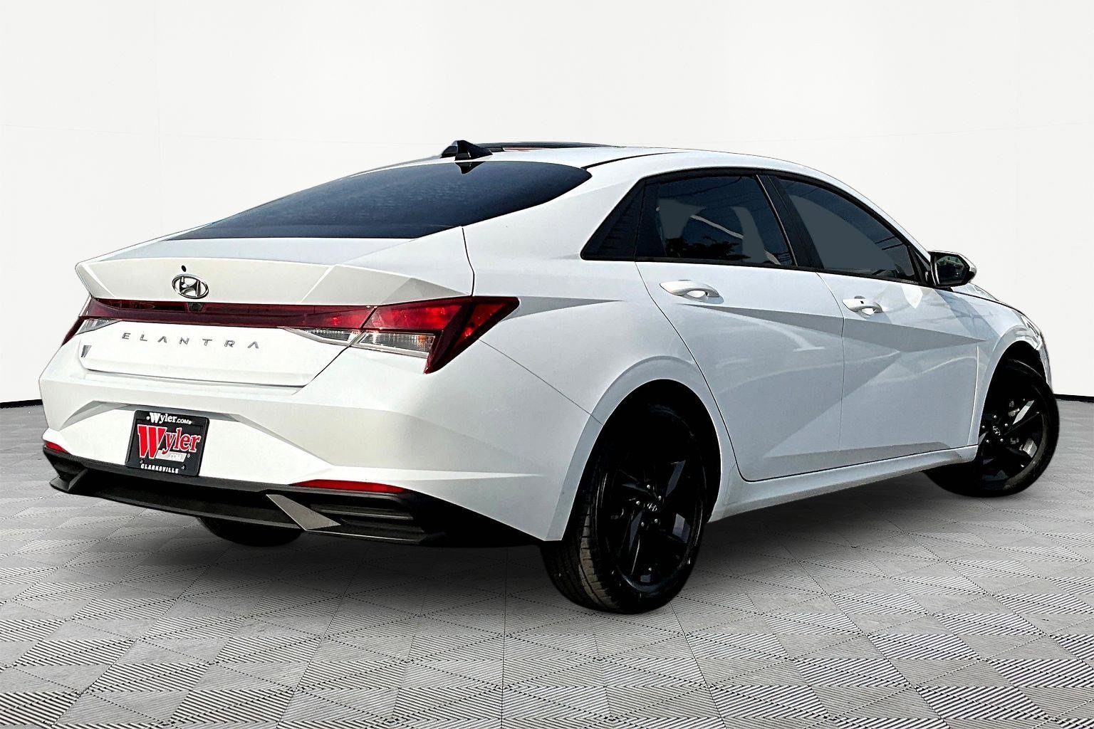 Used 2021 Hyundai Elantra SEL w/ Cargo Package FWD image 6