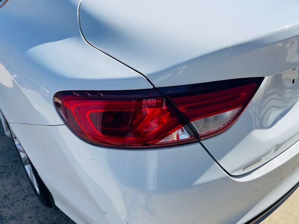 Used 2015 Chrysler 200 Limited w/ Convenience Group FWD image 6