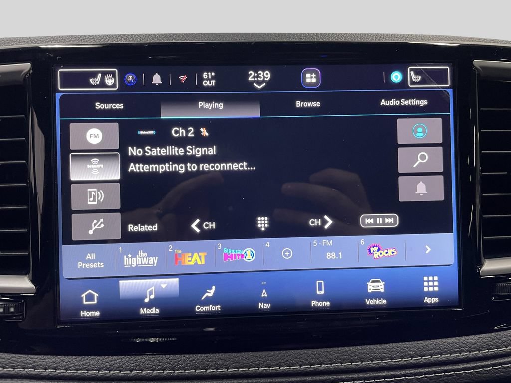 New 2027 Chrysler Pacifica Limited AWD/4WD image 17