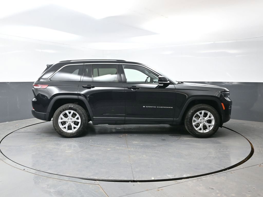 Used 2023 Jeep Grand Cherokee Limited AWD/4WD image 4