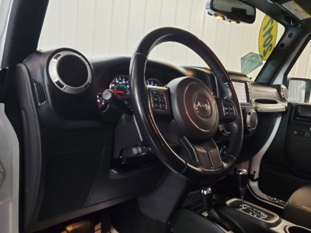 Used 2017 Jeep Wrangler Unlimited Sahara w/ Connectivity Group image 12