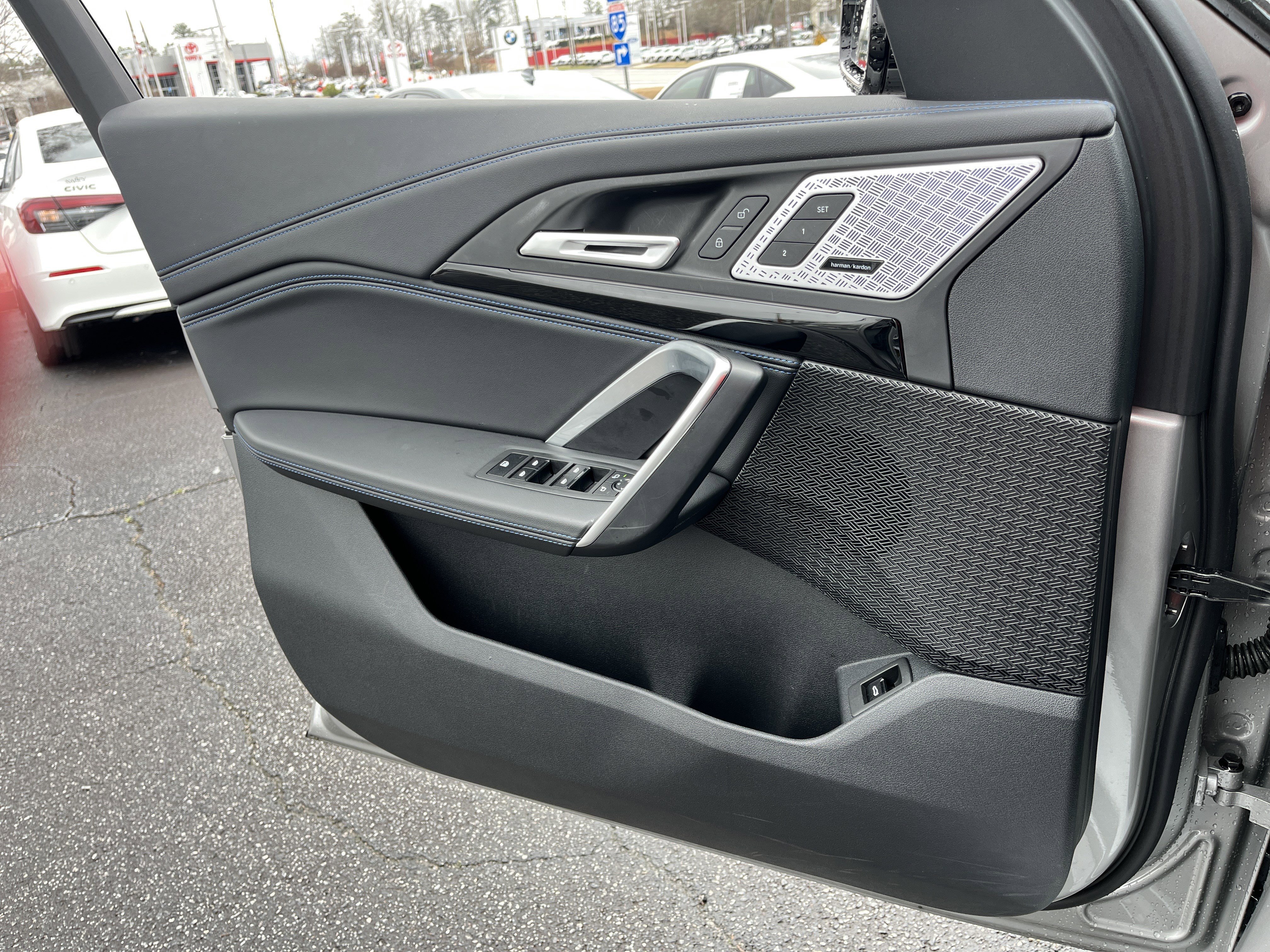 Used 2025 BMW X1 xDrive28i w/ M Sport Package image 15