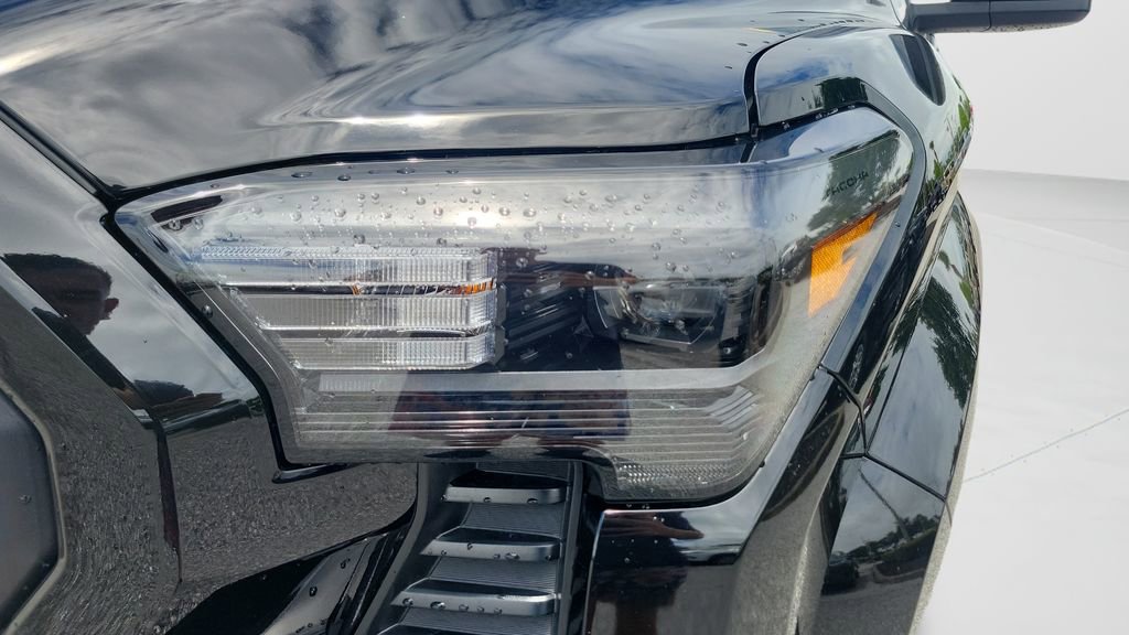 Certified 2024 Toyota Tacoma SR5 AWD/4WD image 23