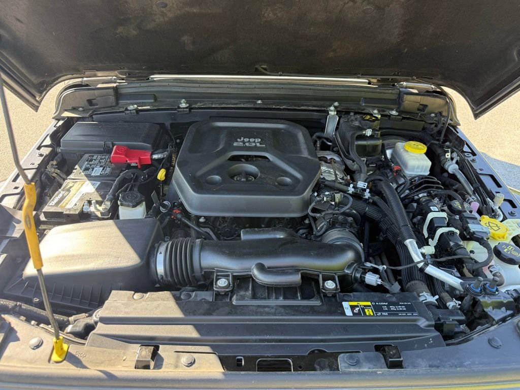 Used 2019 Jeep Wrangler Unlimited Sahara AWD/4WD image 17