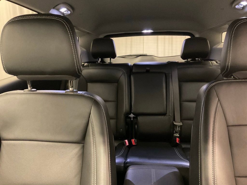 Used 2024 GMC Terrain SLT image 25