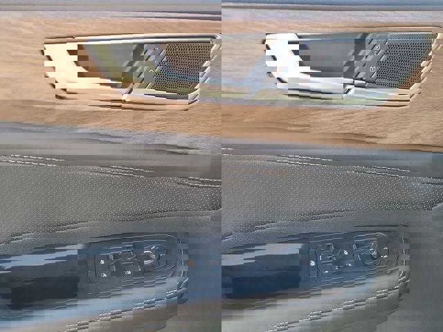 Used 2025 Volkswagen Atlas SE image 25