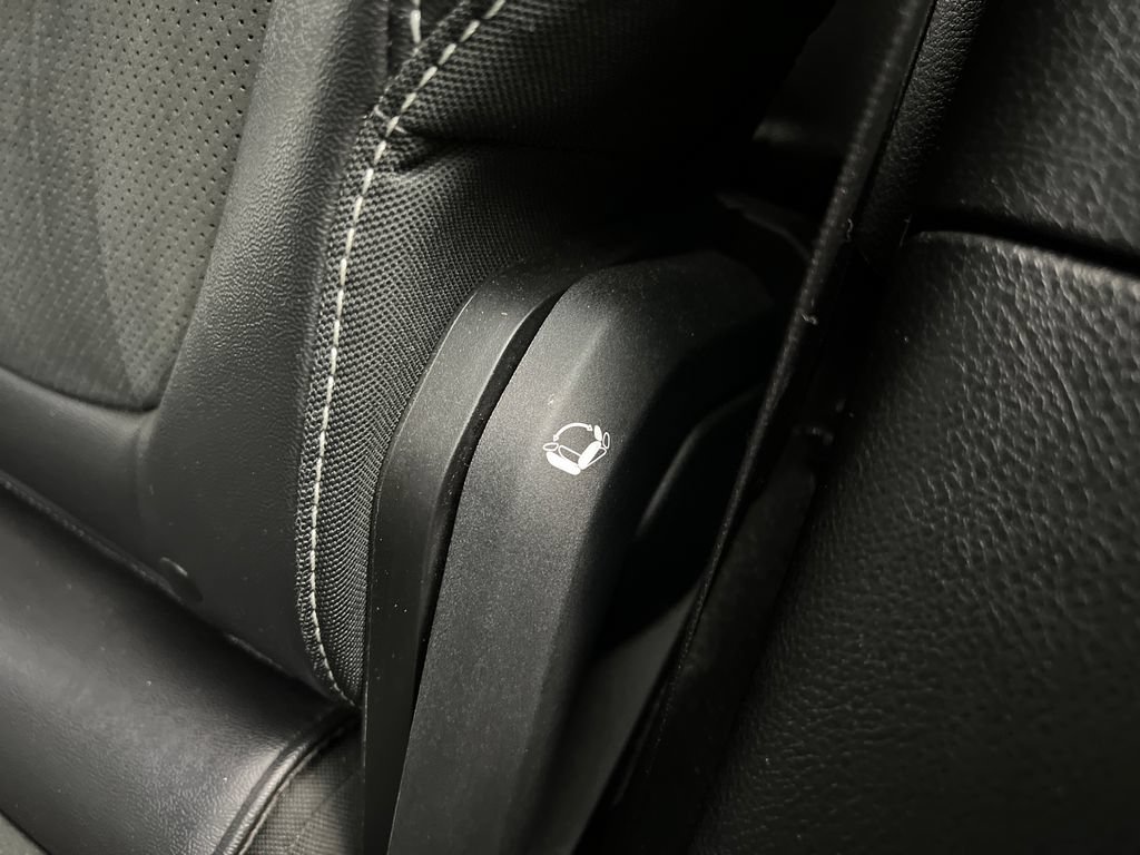 Used 2024 Jeep Grand Cherokee Altitude RWD image 18