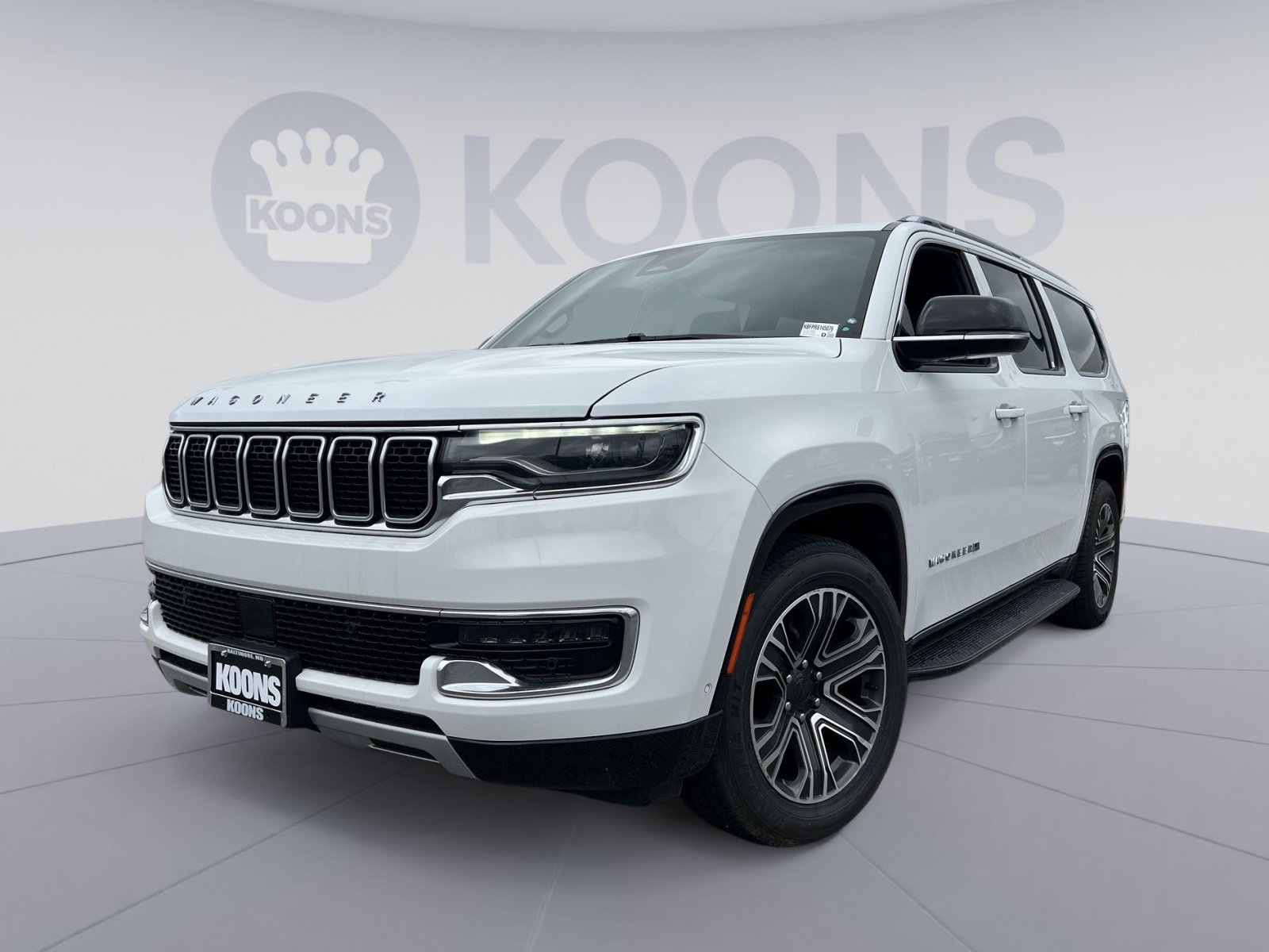 Used 2024 Jeep Wagoneer L Series II w/ Flexible Seating Group AWD/4WD image 1