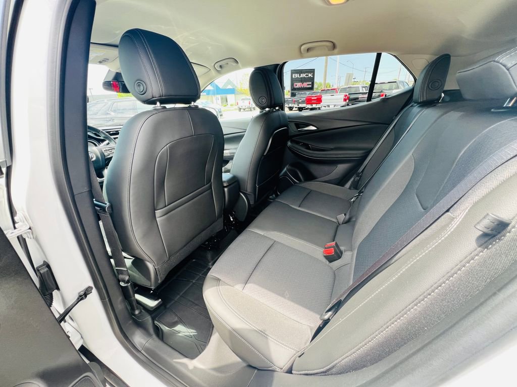 Used 2023 Buick Encore GX Preferred w/ Cold Weather Comfort Package FWD image 31