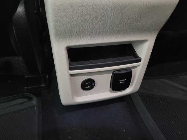 Used 2021 Ford Edge Titanium image 56