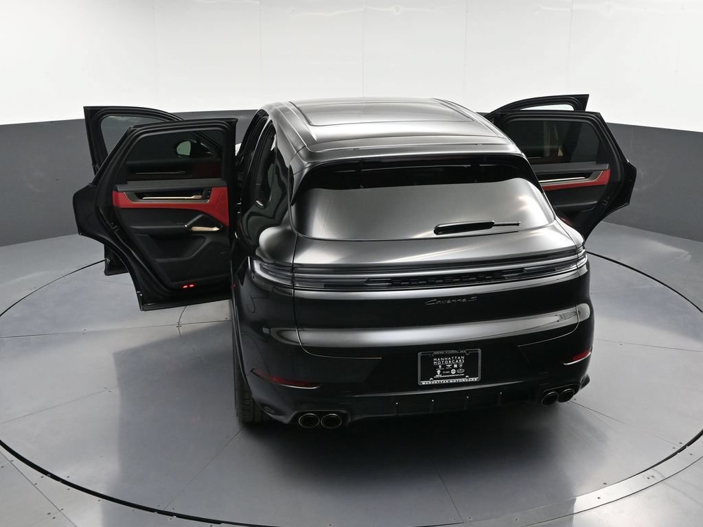 Certified 2025 Porsche Cayenne S AWD/4WD image 36