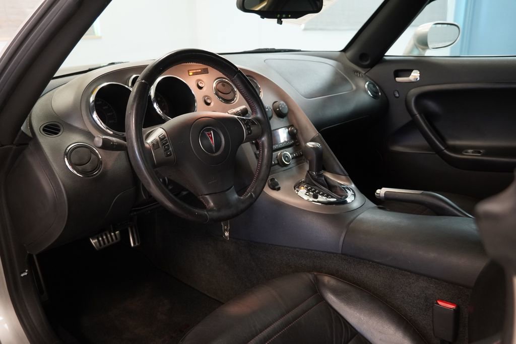 Used 2008 Pontiac Solstice GXP w/ Premium Package image 6
