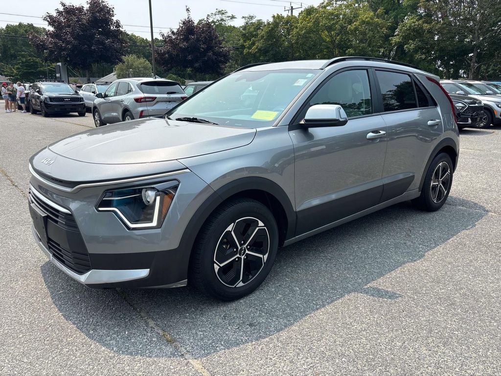 Used 2023 Kia Niro EX image 4