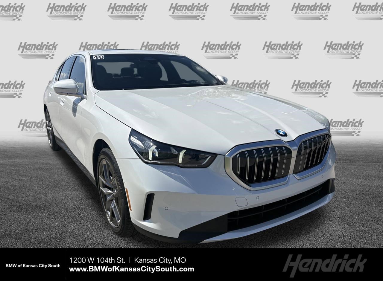 Used 2026 BMW 530i xDrive AWD/4WD image 1