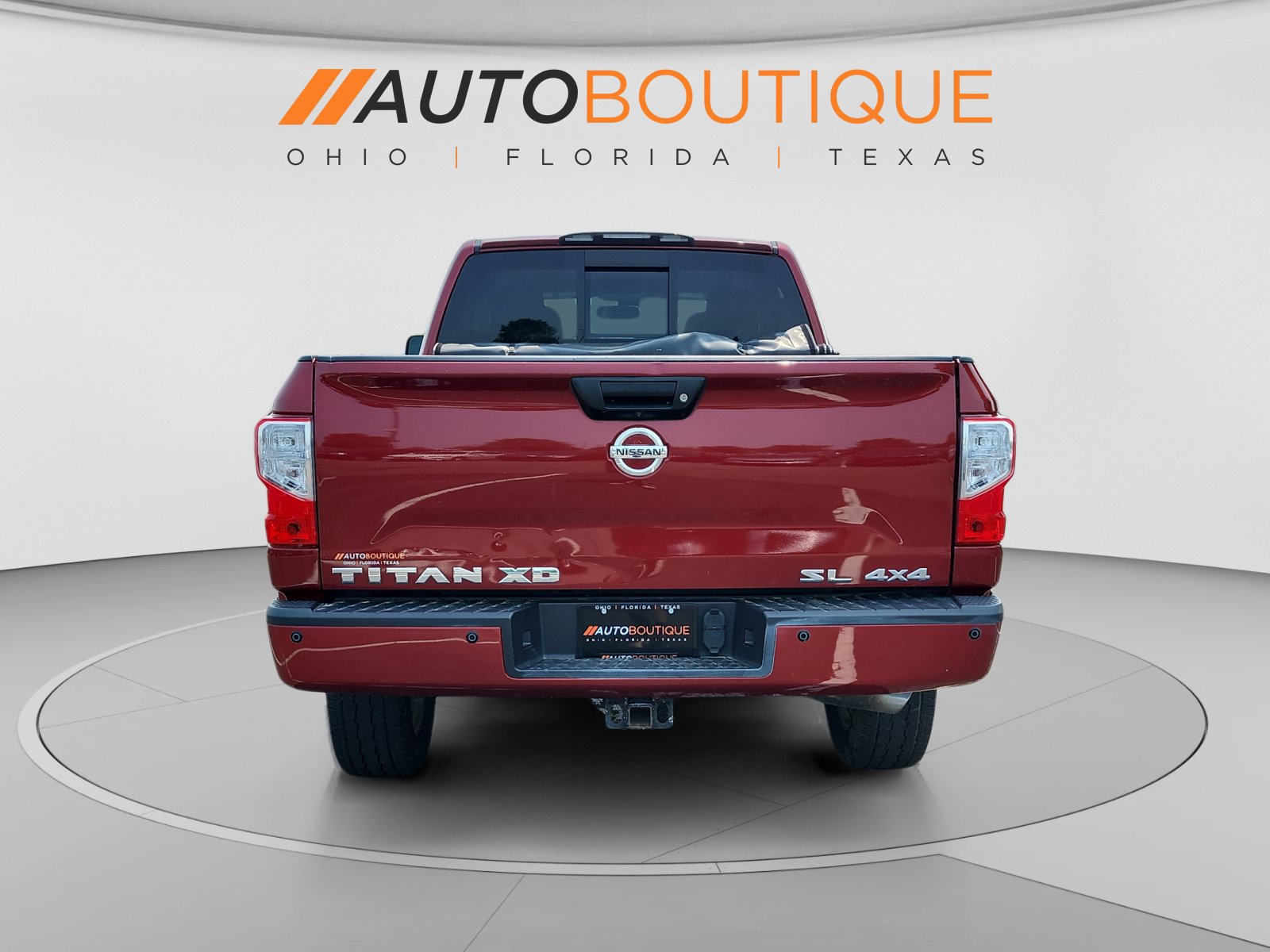 Used 2018 Nissan Titan SL w/ Chrome Package AWD/4WD image 4