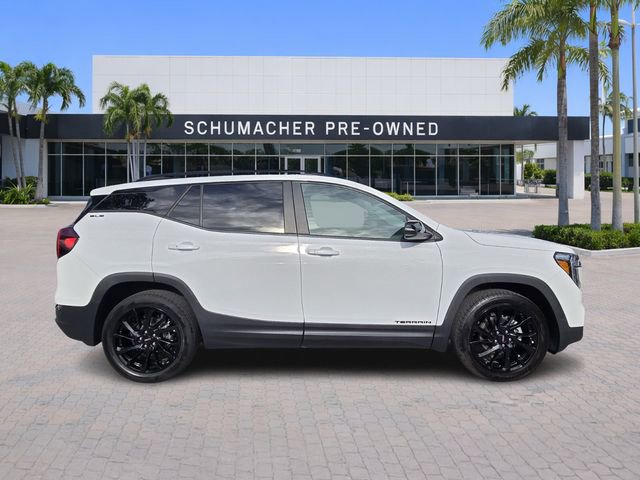 Used 2023 GMC Terrain SLE w/ Driver Convenience Package FWD image 8