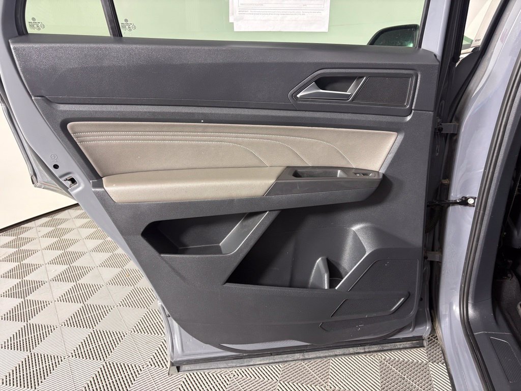 Used 2023 Volkswagen Atlas Cross Sport SEL R-Line AWD/4WD image 41