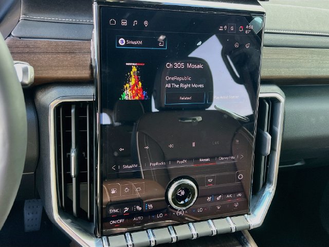 New 2027 GMC Acadia Denali Ultimate FWD image 10