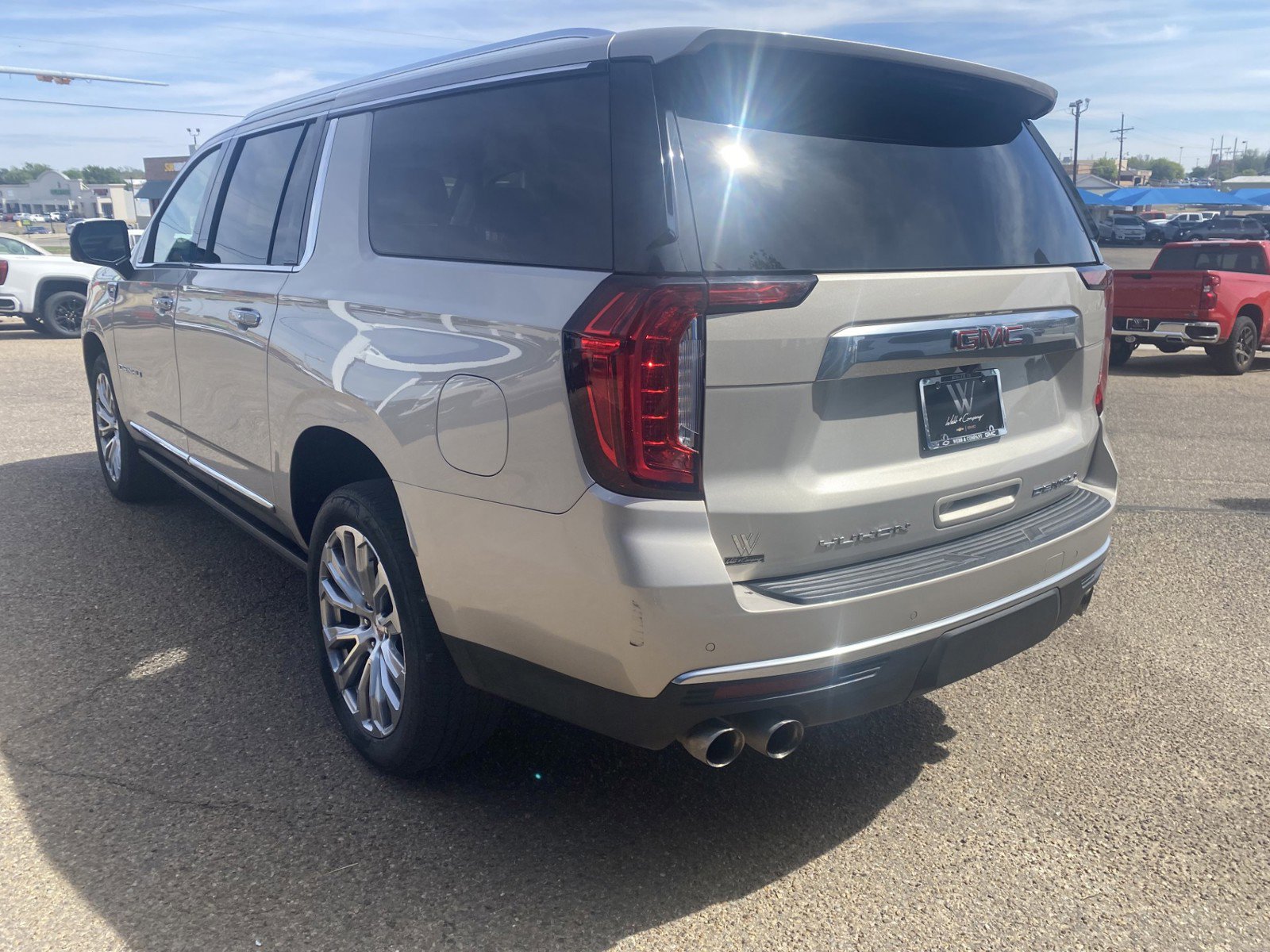 Used 2022 GMC Yukon XL Denali RWD image 6