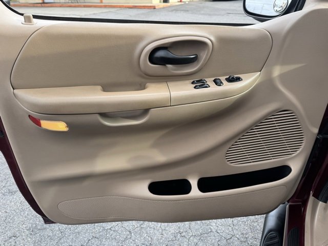 Used 1999 Ford F150 XLT image 10
