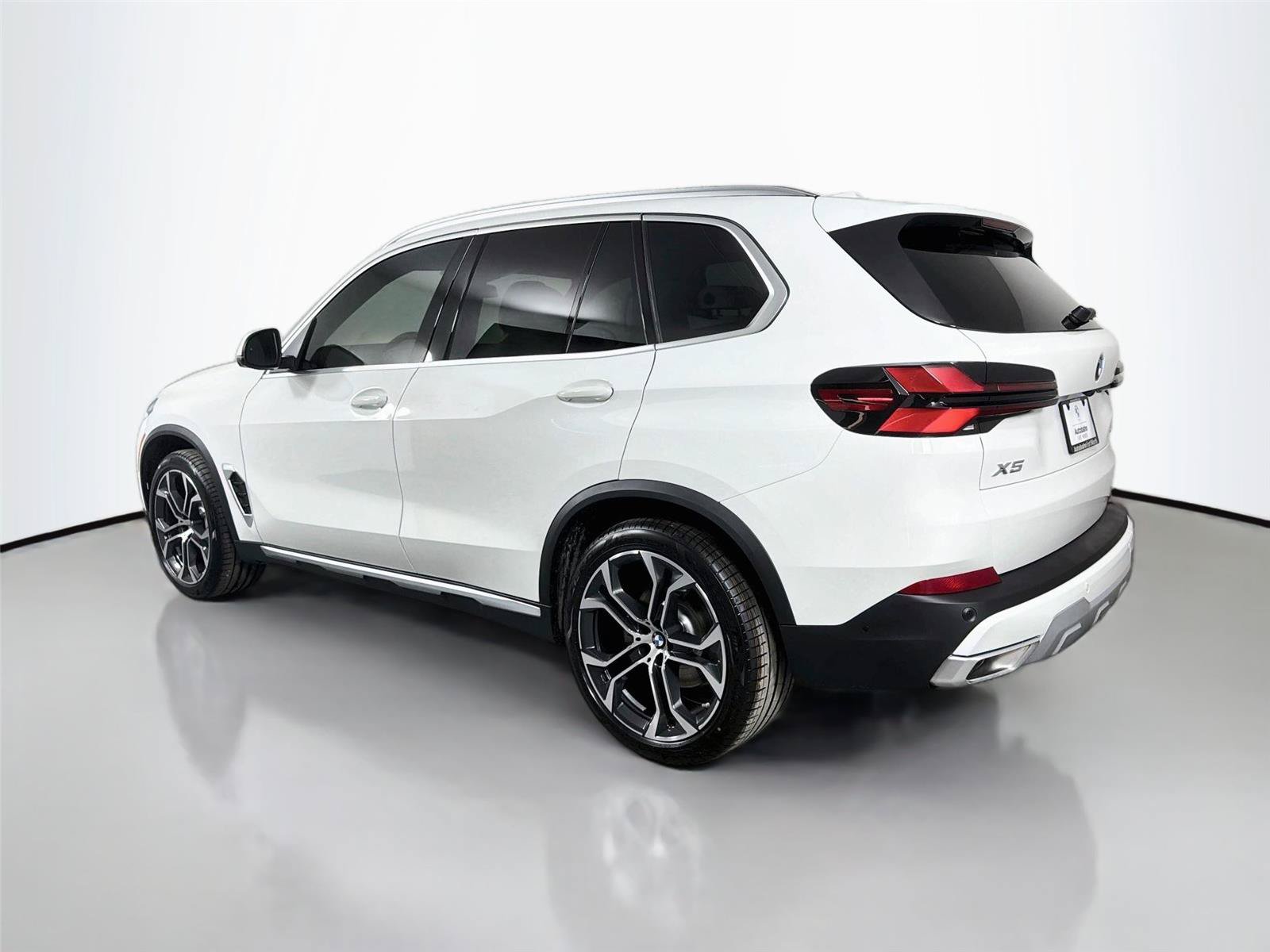 New 2026 BMW X5 xDrive40i w/ Climate Comfort Package AWD/4WD image 7