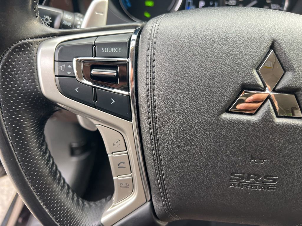 Used 2018 Mitsubishi Outlander 4WD Plug-In Hybrid image 15