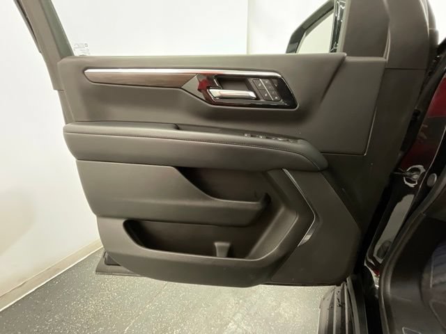 Used 2025 Chevrolet Tahoe LT AWD/4WD image 9