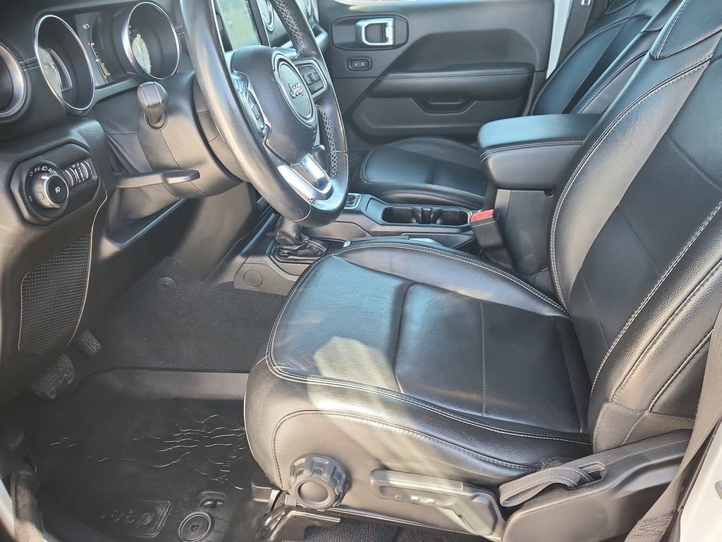 Used 2020 Jeep Wrangler Unlimited Sahara image 7