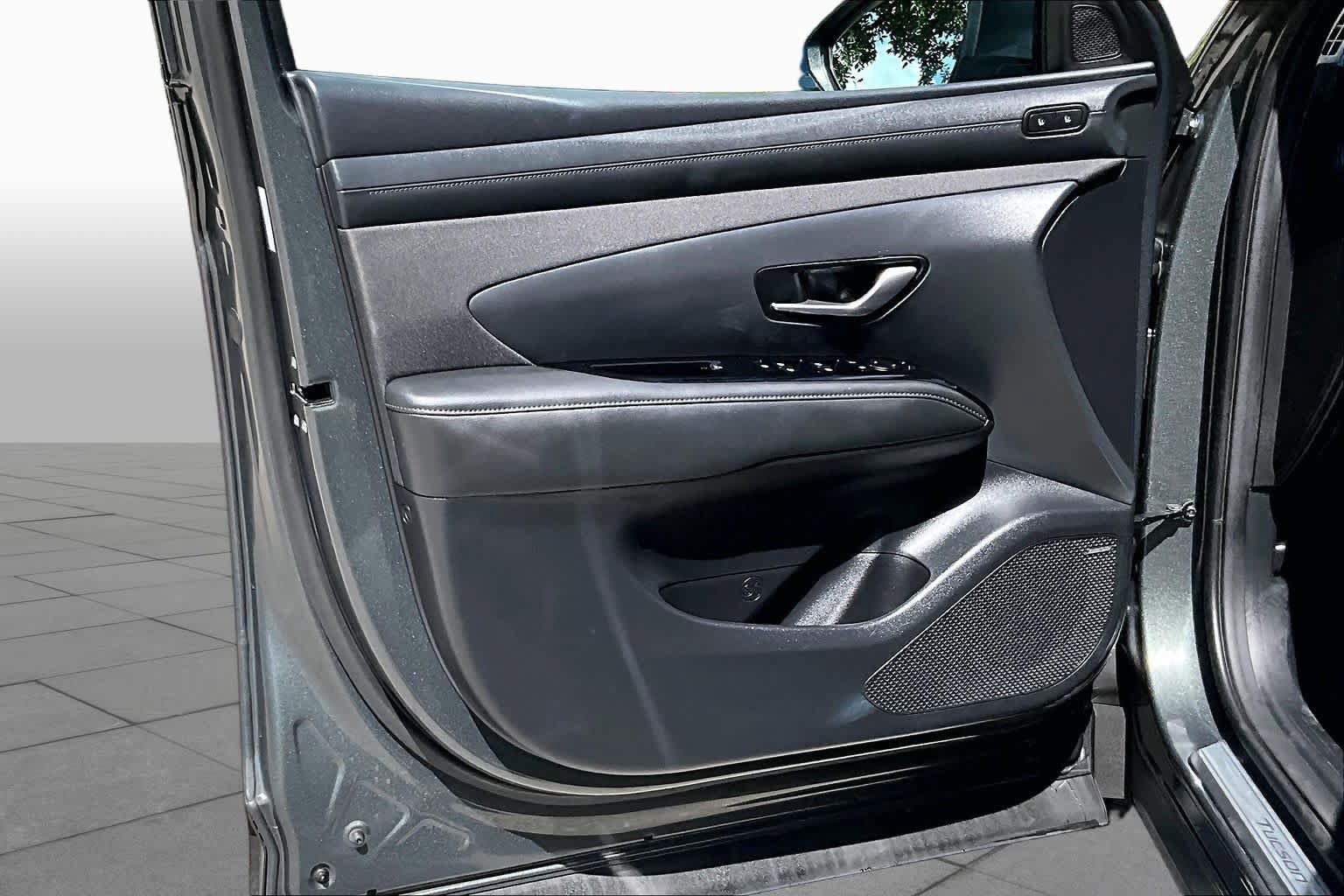 Used 2025 Hyundai Tucson Limited AWD/4WD image 50