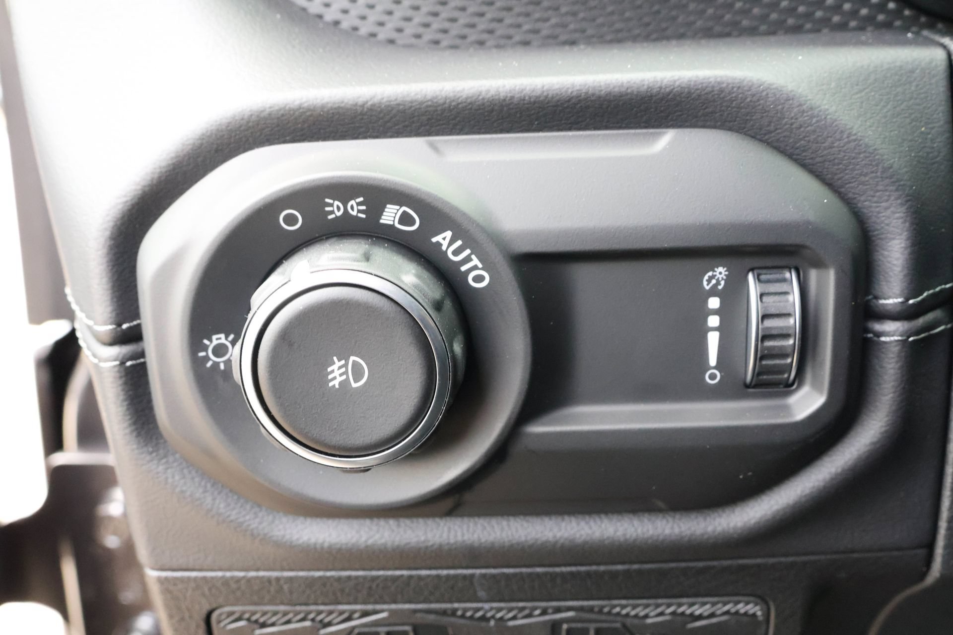 New 2026 Jeep Wrangler Unlimited Rubicon AWD/4WD image 26