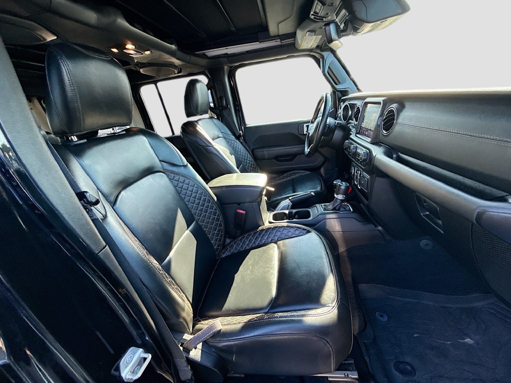 Used 2022 Jeep Wrangler Unlimited Sahara AWD/4WD image 33