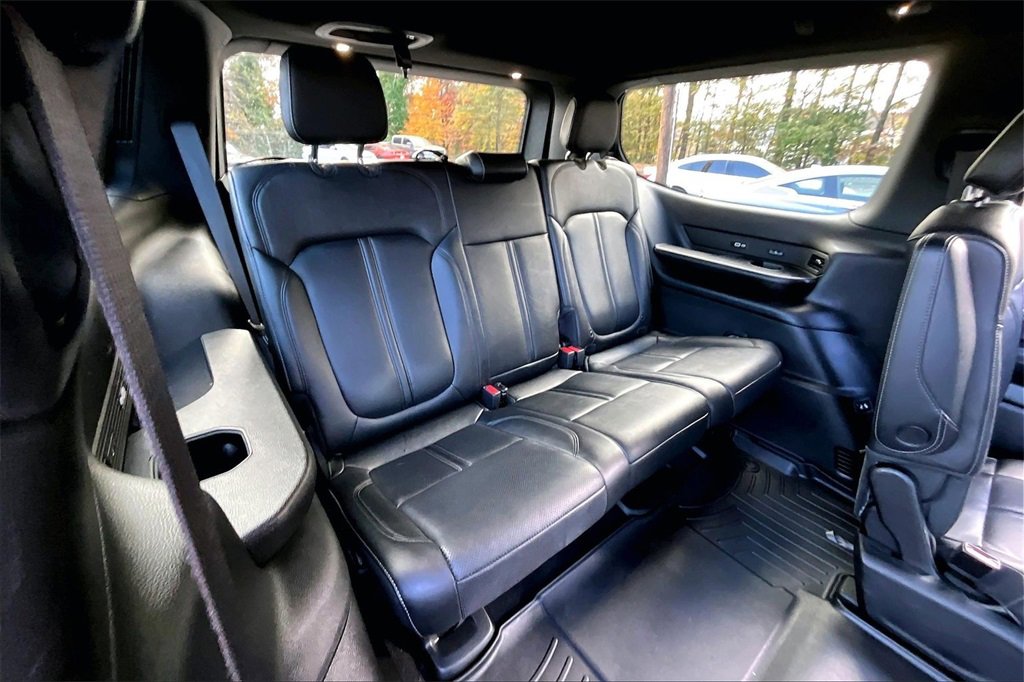 Used 2022 Jeep Wagoneer Series III w/ Flexible Seating Group image 30