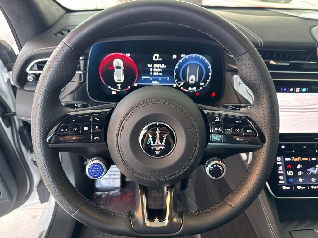 Used 2025 Maserati Grecale Modena AWD/4WD image 12