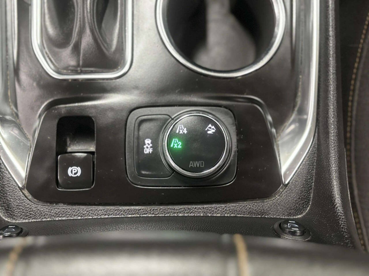 Used 2021 Chevrolet Traverse LS AWD/4WD image 30