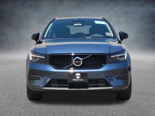 New 2026 Volvo XC40 B5 Core w/ Protection Package Premier AWD/4WD image 2